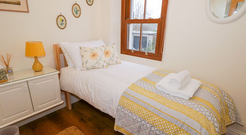 Photo of 3 School View