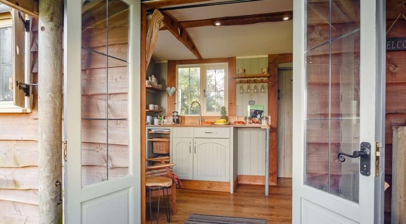 Photo of 1 Bed in Pentre Berw