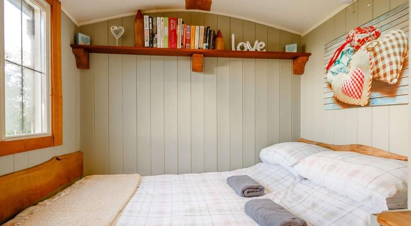 Photo of 1 Bed in Pentre Berw