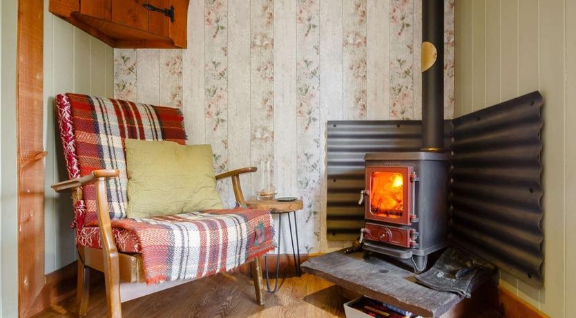 Photo of 1 Bed in Pentre Berw