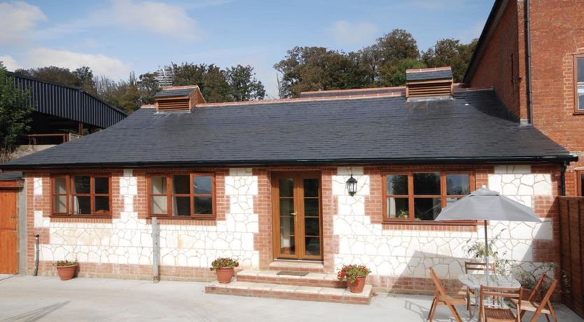 Photo of in Merstone (IC080)