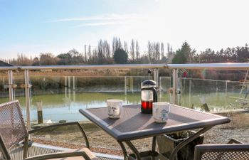 17 The Boathouse Apartment