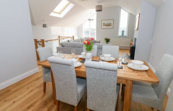 Mor Awelon Holiday Cottage