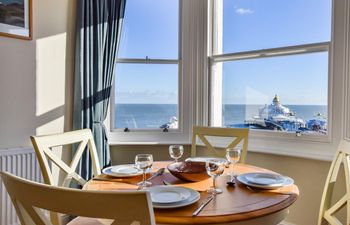 2 Bed in Eastbourne Apartment