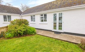 Photo of 4 Hanbury Lodge