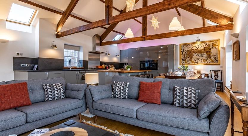 Photo of 5 Bed in Appledore