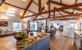 Photo of 5 Bed in Appledore
