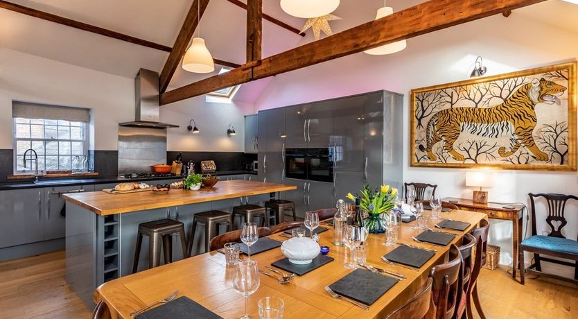 Photo of 5 Bed in Appledore