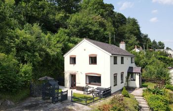 4 Bed in Ross -on- Wye Holiday Cottage