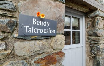 Beudy Taicroesion Holiday Cottage