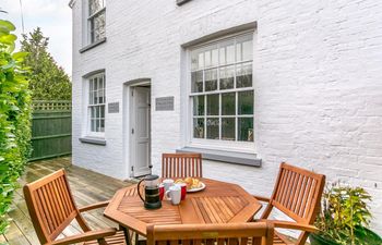 2 Bed in Battle Holiday Cottage