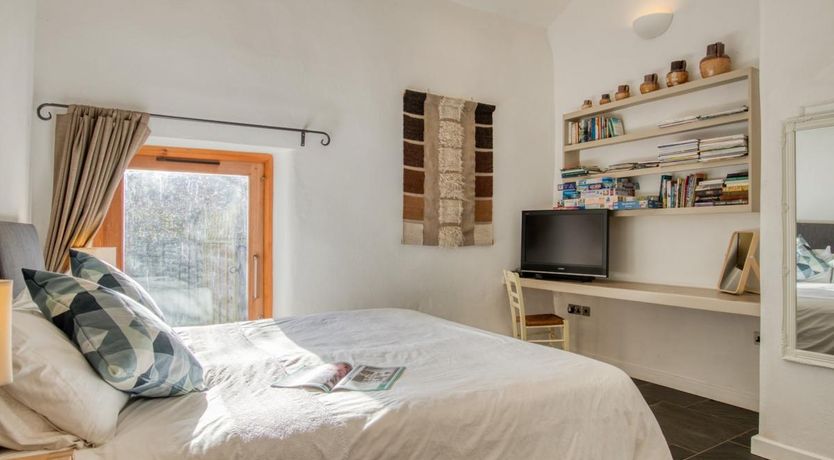 Photo of 2 Bed in Lower Washfield