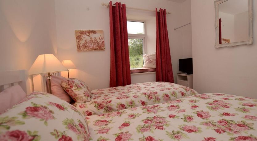 Photo of 2 Bed in Wookey Hole