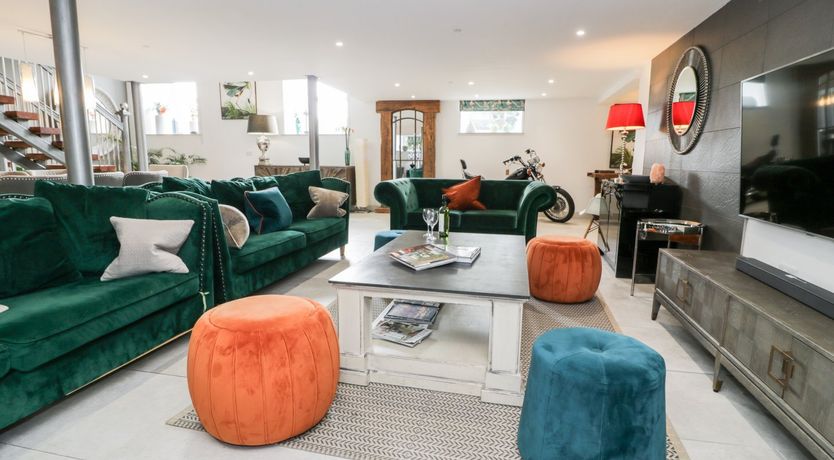 Photo of Capel Mawr, Basement 19