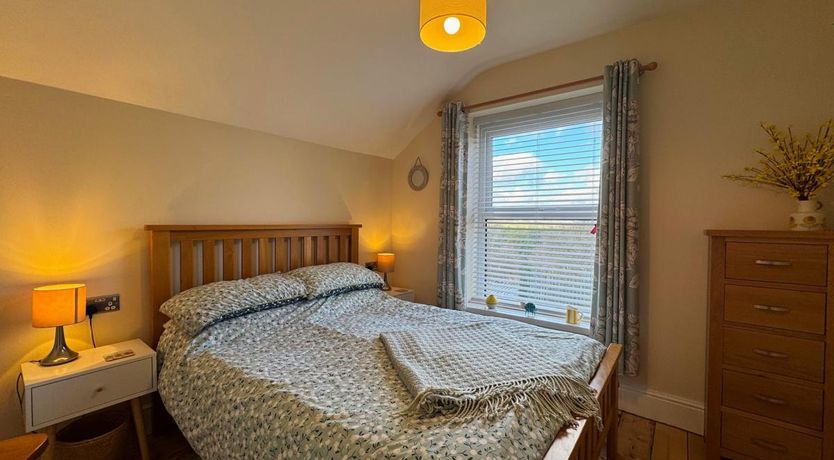 Photo of 3 Bed in Bishops Tawton