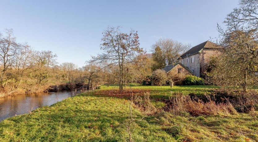 Photo of 2 Bed in Black Torrington