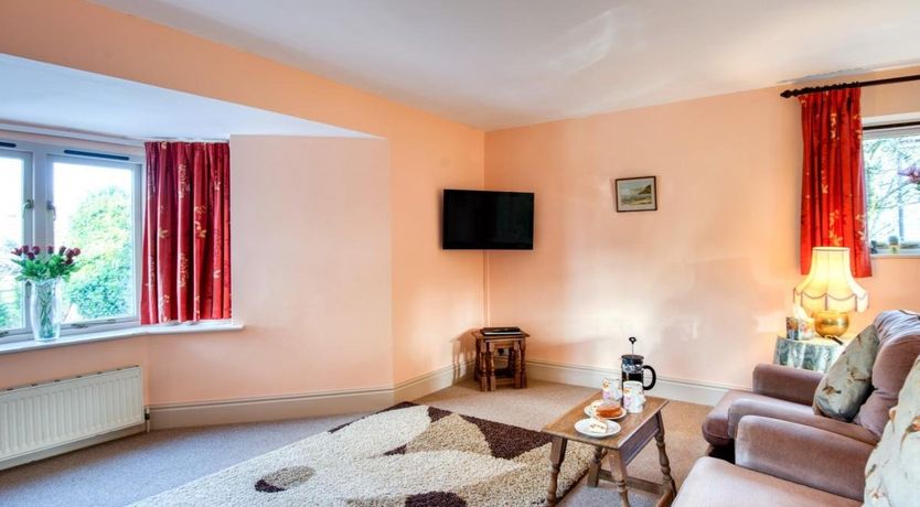 Photo of 2 Bed in Godshill