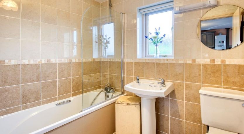 Photo of 2 Bed in Godshill