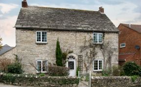 Photo of Court Farmhouse