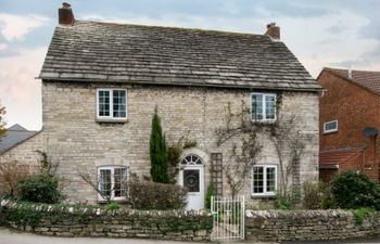 Court Farmhouse Holiday Cottage