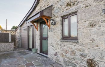 Ysgubor  Ddegwm Bach Holiday Cottage
