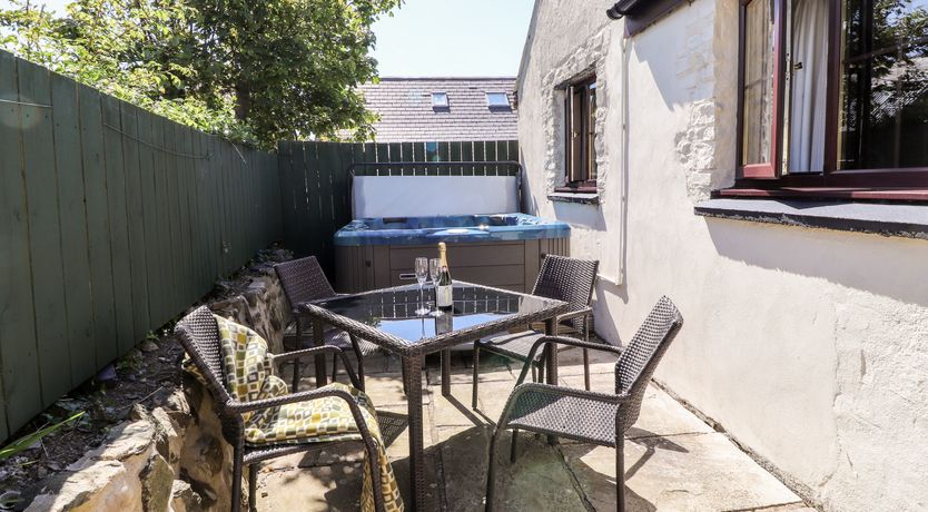 Photo of Bwthyn Alarch