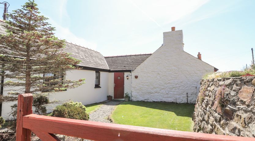 Photo of Bwthyn Alarch