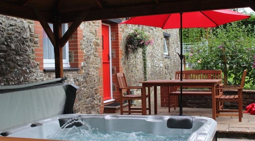 Photo of Pond Cottage