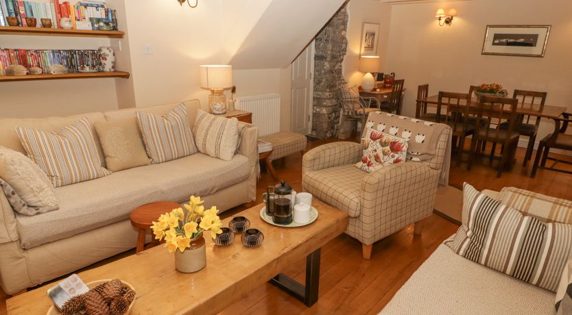 Photo of 1 Cheriton Row