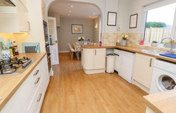 5 The Mall Holiday Cottage