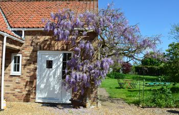 Wisteria Cottage Holiday Cottage