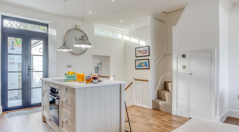 Photo of 4 Bed in Polruan