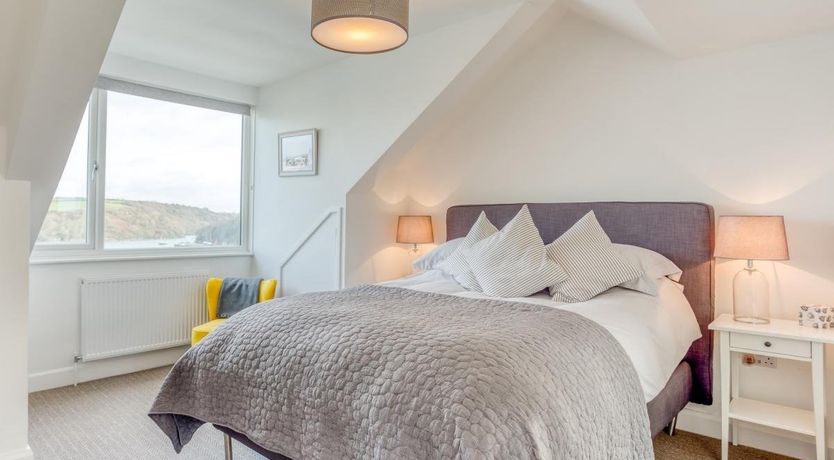 Photo of 4 Bed in Polruan