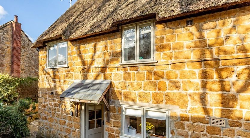 Photo of in Symondsbury (77792)