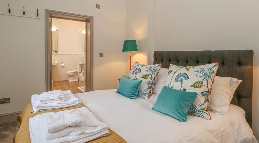 Photo of Lakeside Cottage