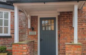 Photo of lakeside-cottage-9