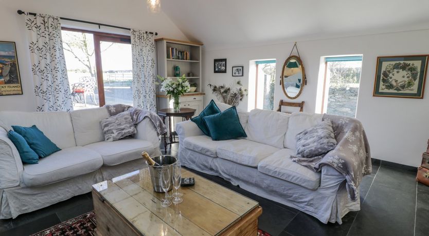 Photo of Cwch Gwenyn