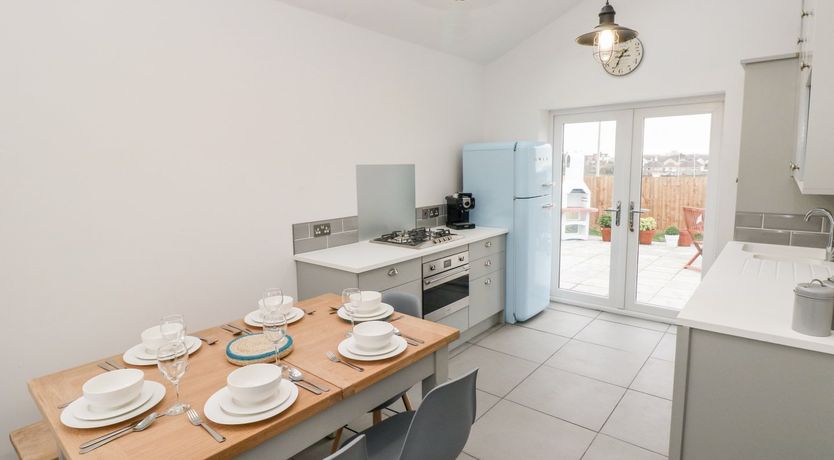 Photo of Coeden Bach