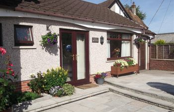 Green Meadows Annexe Holiday Cottage