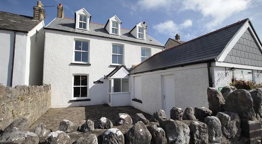 Photo of Carreg Lwyd Farmhouse