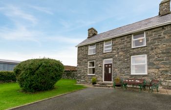 Bwthyn y Fferm Holiday Cottage