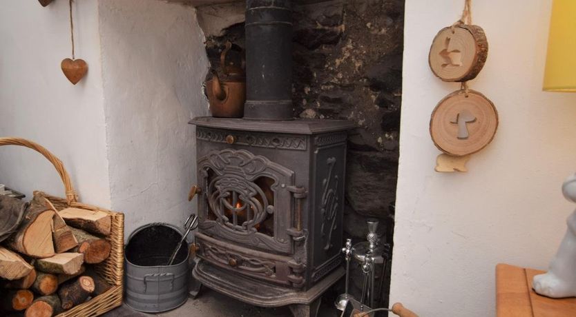 Photo of 1 Bed in Llanaelhaearn