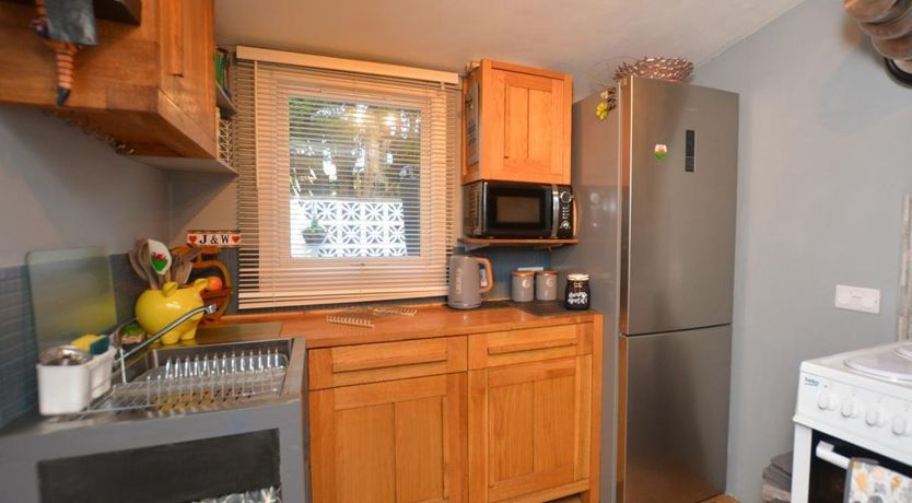 Photo of 1 Bed in Llanaelhaearn