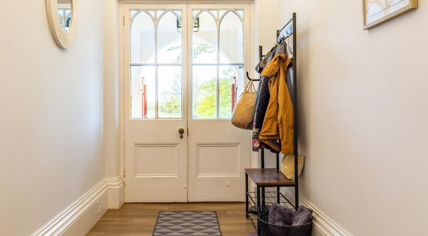 Photo of 5 Bed in Bradworthy