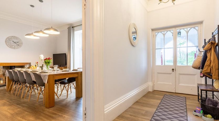 Photo of 5 Bed in Holsworthy