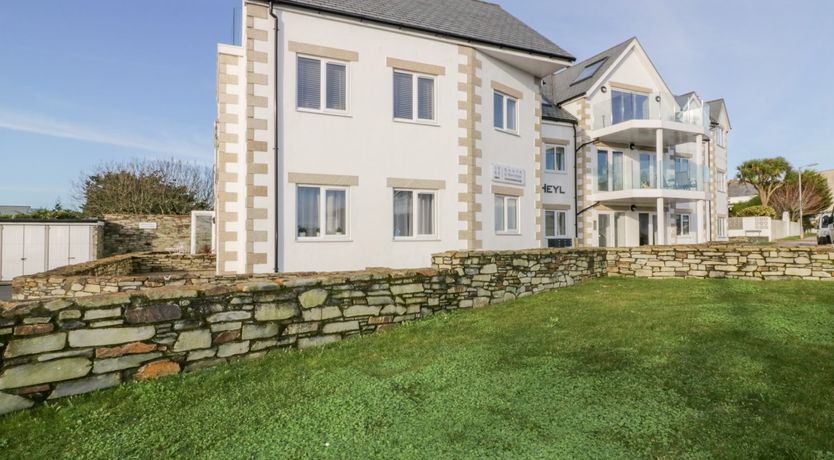 Photo of 3 Spyrys Heyl