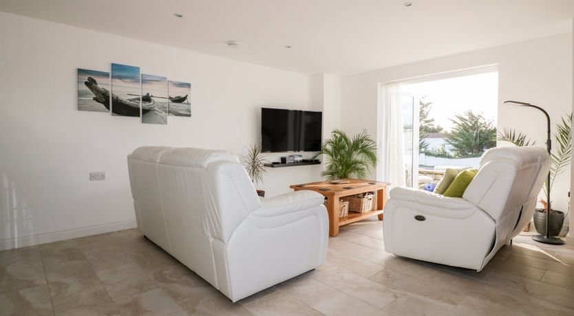 Photo of 3 Spyrys Heyl