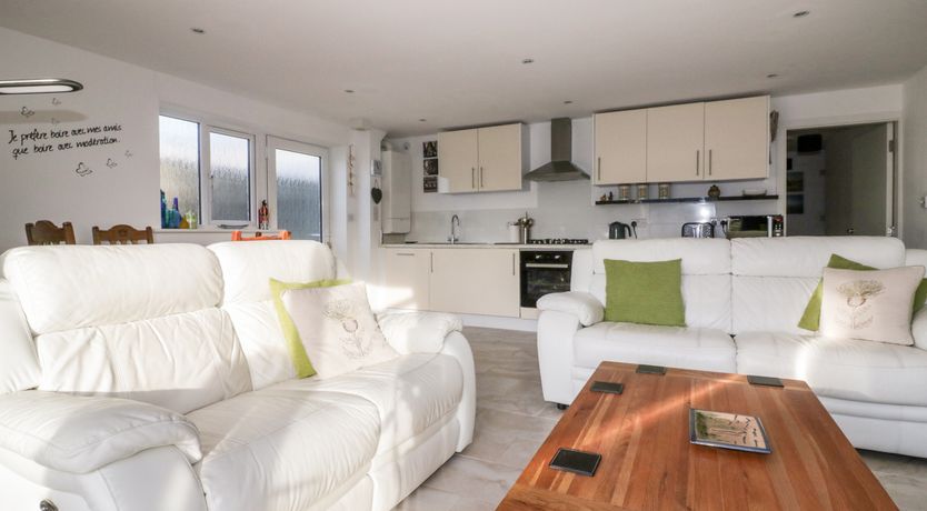 Photo of 3 Spyrys Heyl