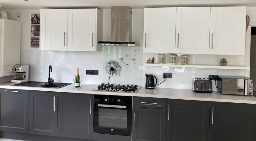 Photo of 3 Spyrys Heyl