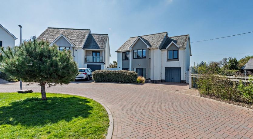 Photo of 4 Bed in Instow